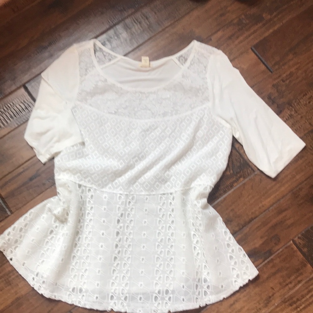 Cream lace/eyelet top